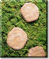 Giardini giapponesi: arredi dal catalogo Crespi - dischi in pietra per camminamenti